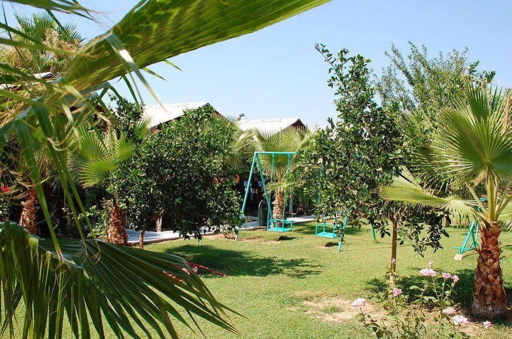 Dream Park Bungalow Titreyengol Exteriör bild